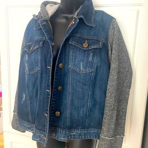 Stylish Denim Jacket with Gray Sleeves